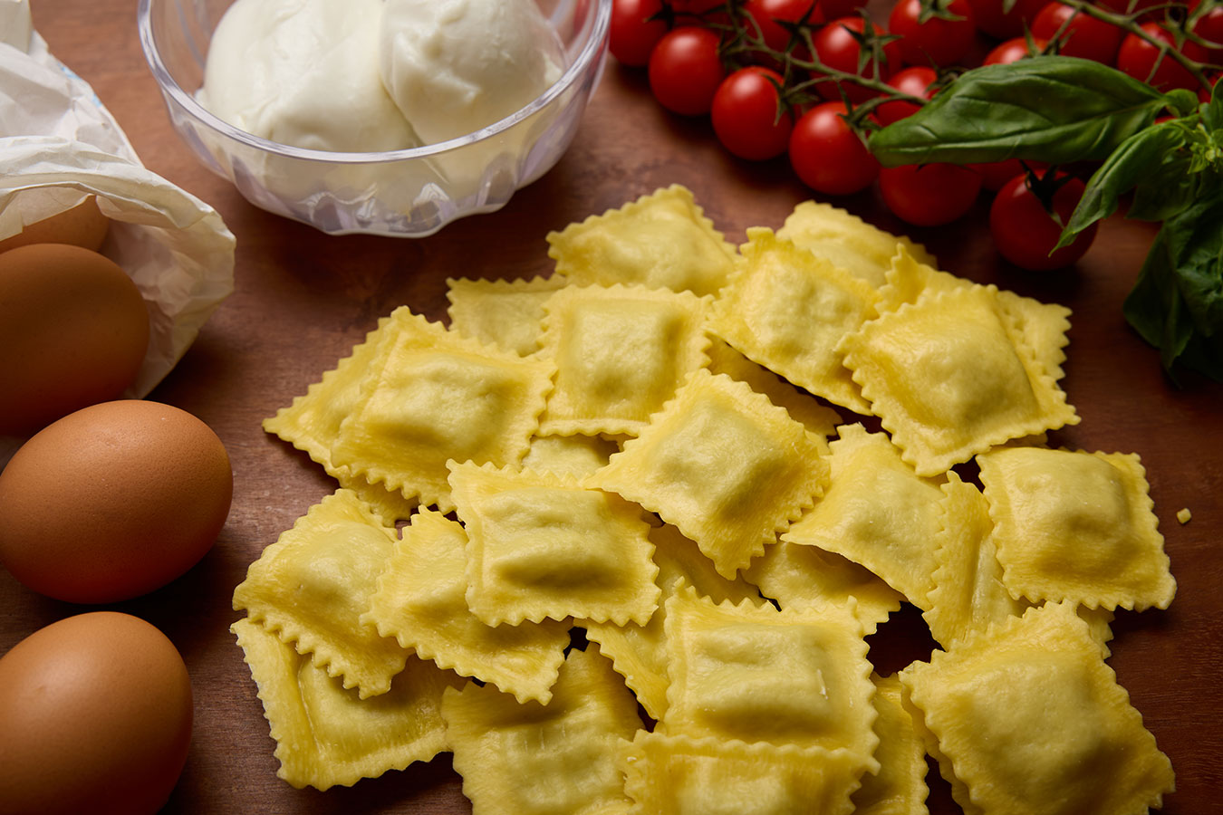 Ravioli Bufala pomodorini e basilico